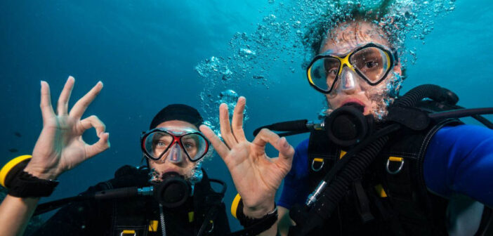 How Scuba Divers Stay Safe While Underwater